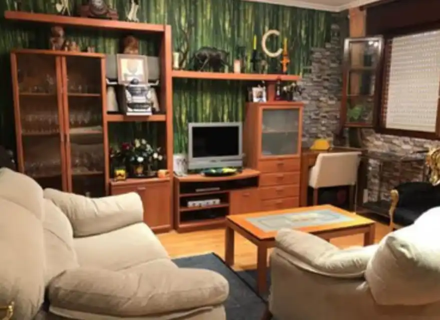 Sala d'estar de Pis en venda en Torrelavega  amb Calefacció, Parquet i Terrassa