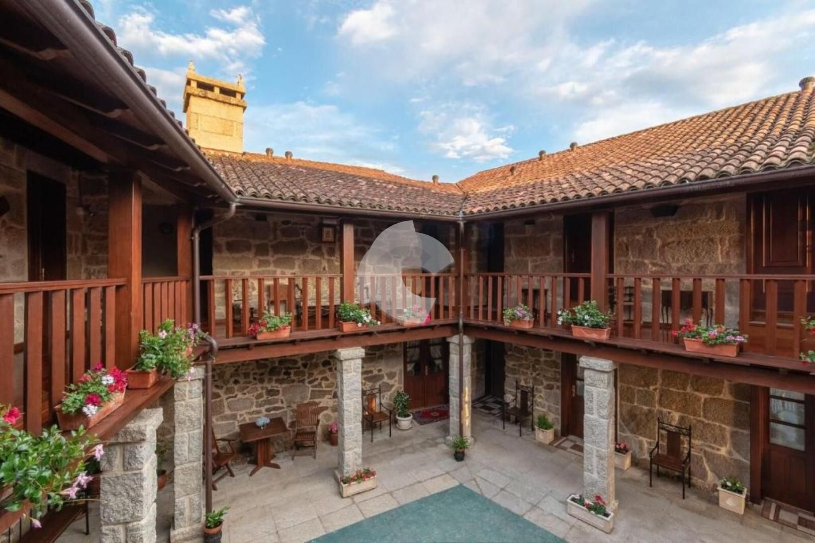 Exterior view of House or chalet for sale in Cenlle  with Private garden