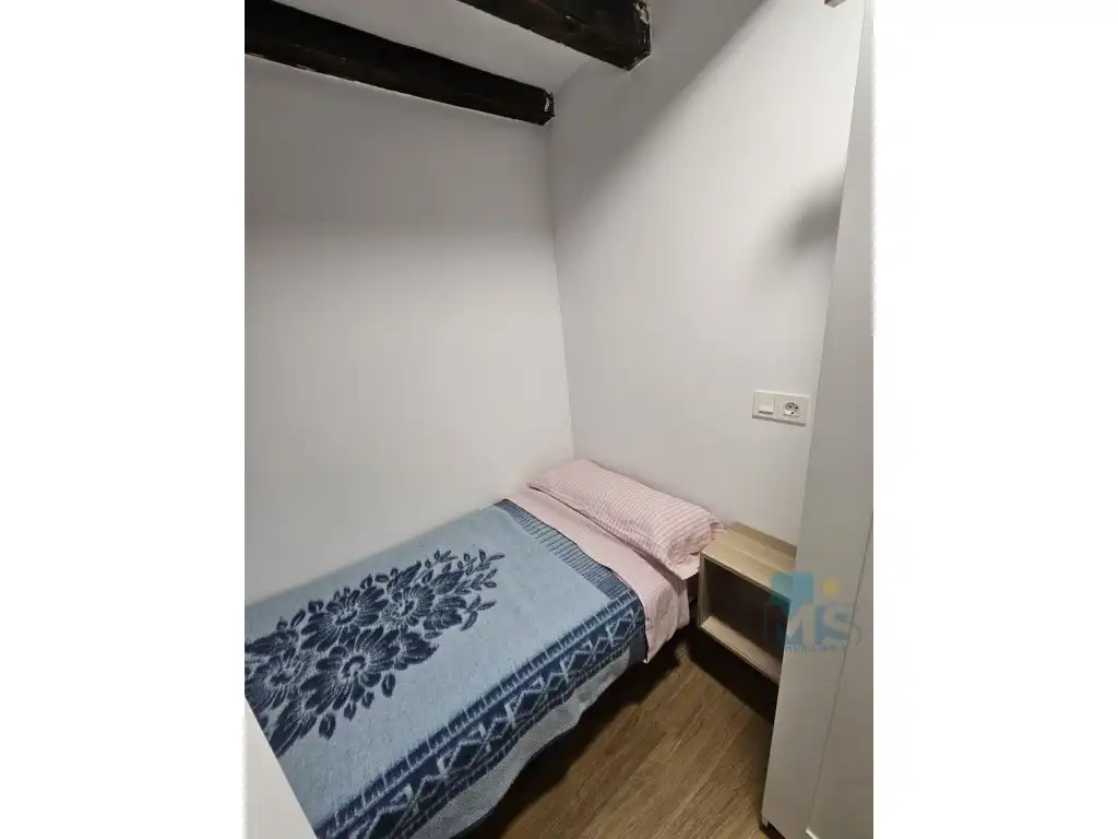 Bedroom of Flat for sale in Errenteria