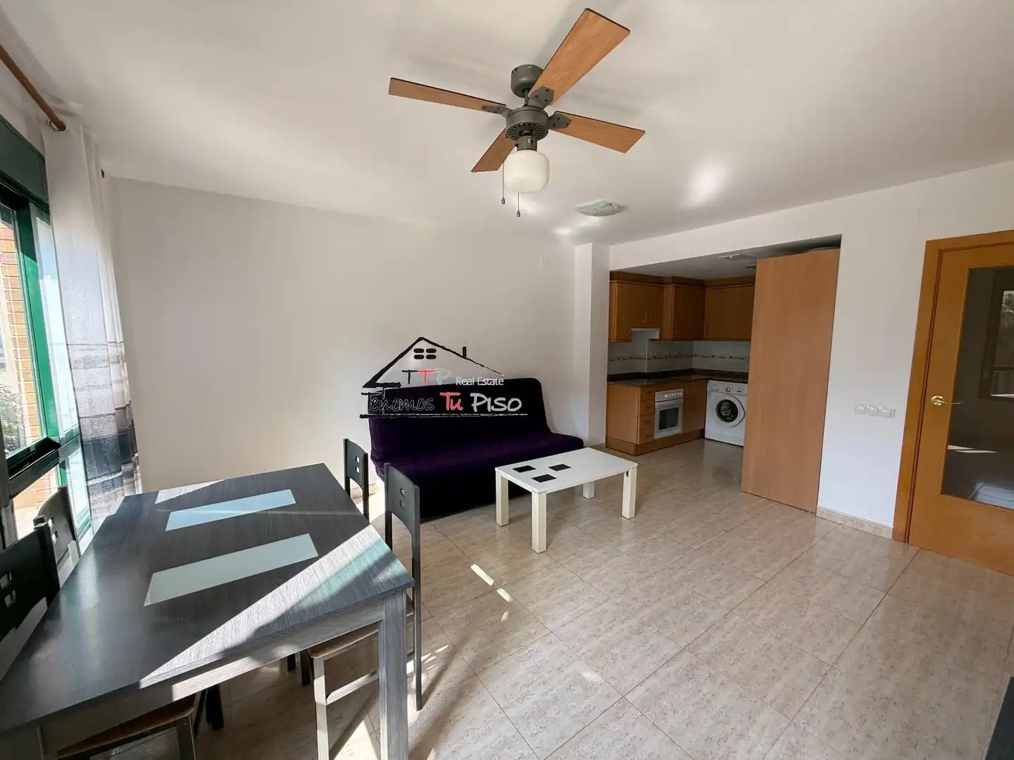 Sala de estar de Apartamento en venta en Benicarló con Terraza, Trastero y Amueblado