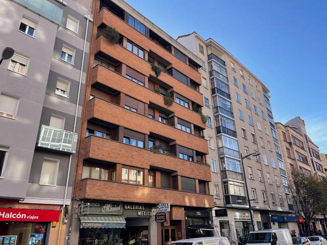 Piso en Venta en Avenida del Cid Campeador en Los Vadillos - R. Sanitaria - Pozanos