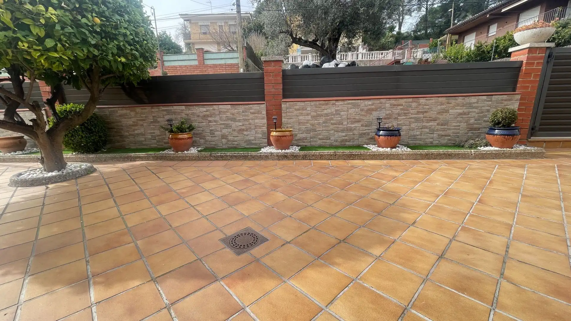 Terrassa de Casa o xalet en venda en Rubí amb Calefacció, Jardí privat i Terrassa