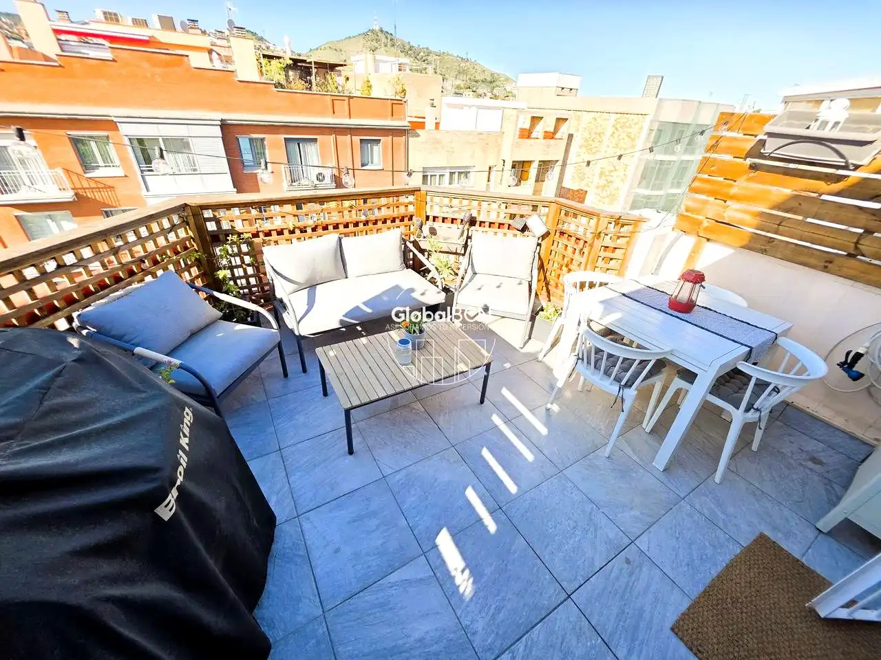 Attic for sale in De Laureà Miró, El Centre