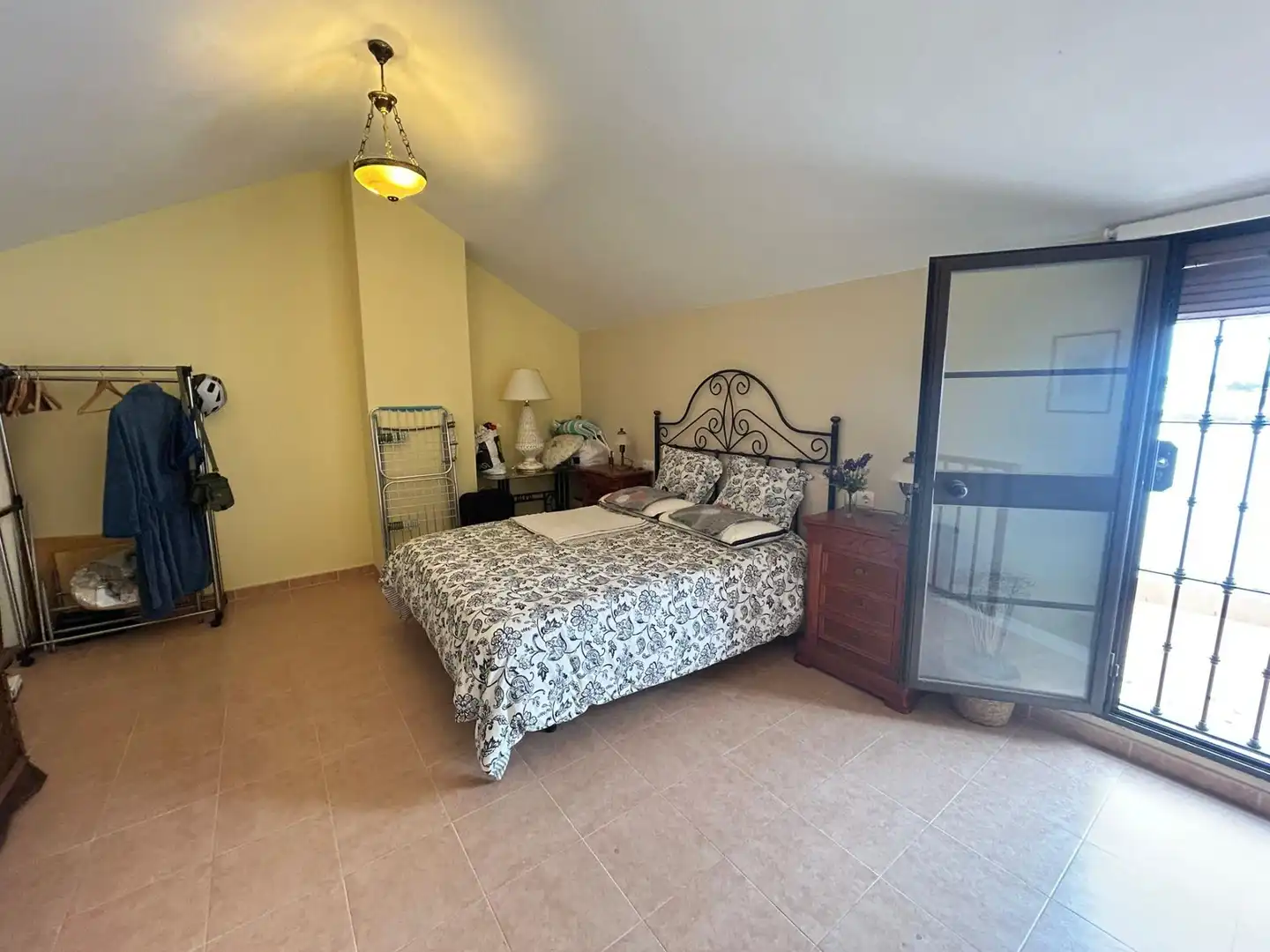 Dormitori de Casa o xalet en venda en Sierra de Yeguas amb Aire condicionat, Calefacció i Jardí privat