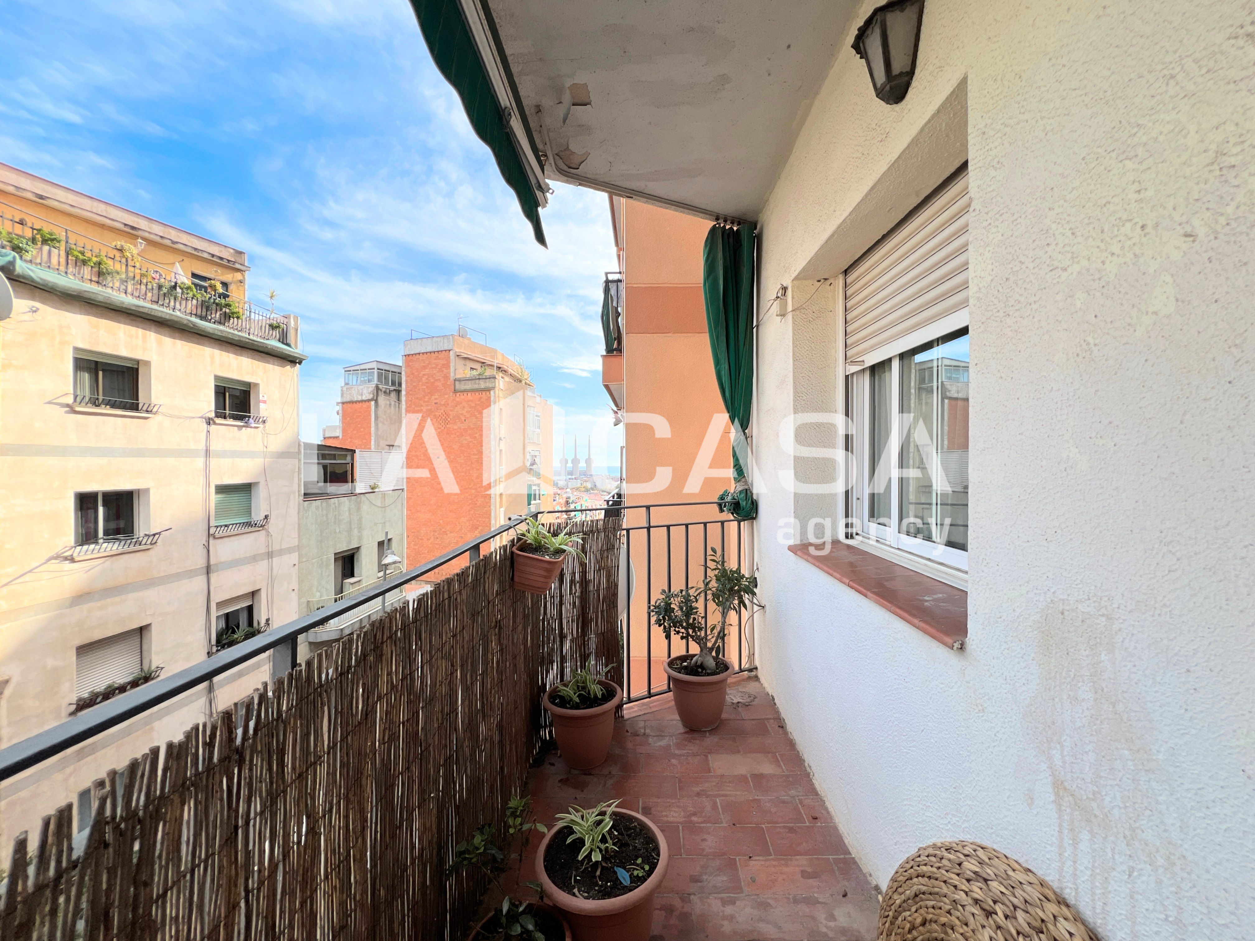 Flat for sale in Llefià, Artigues - Llefià