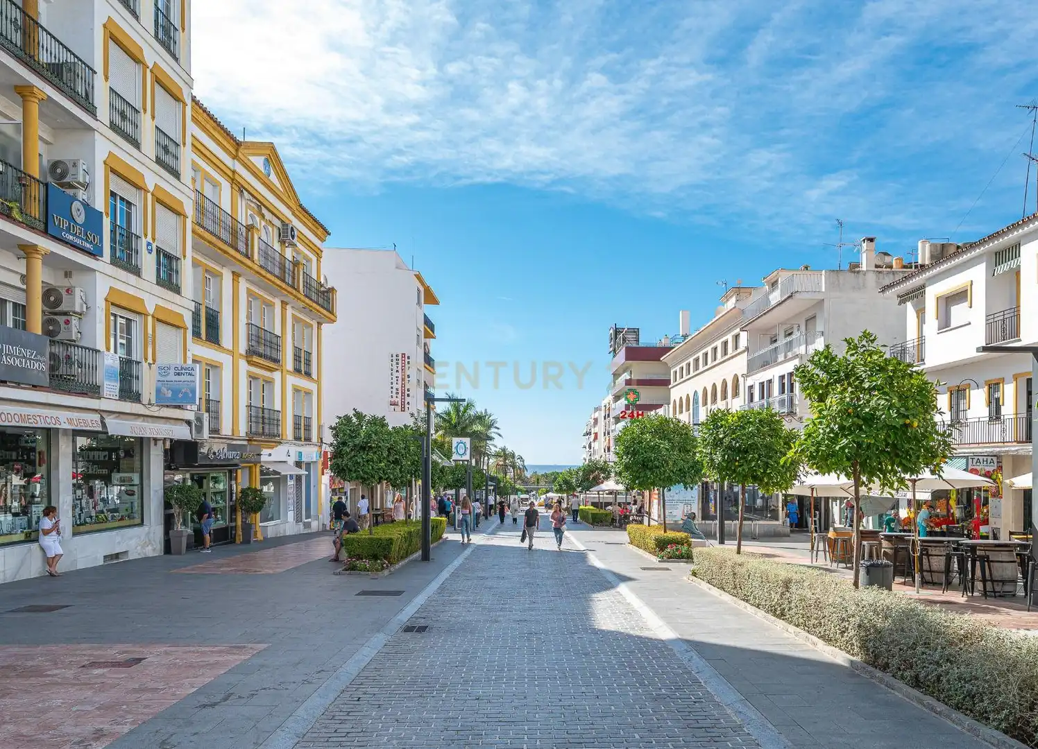 Vista exterior de Apartament en venda en Marbella amb Aire condicionat