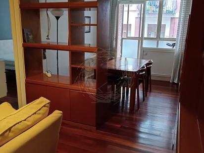 Sala d'estar de Pis en venda en Bilbao  amb Calefacció i Balcó