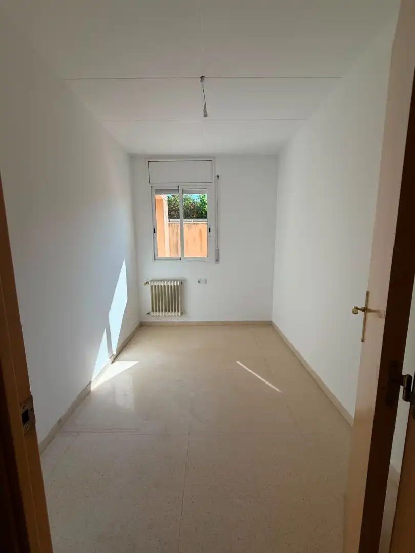 Flat with terrace for sale in Carrer de Maria Escalfet, imagen 4