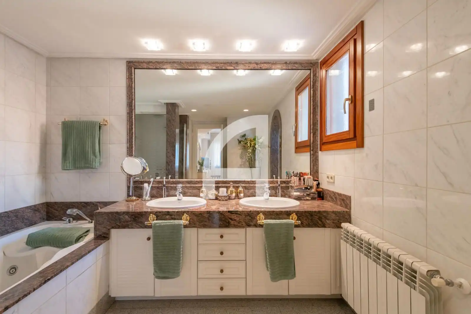 Bathroom of Duplexes for sale in Girona  with Air Conditioner