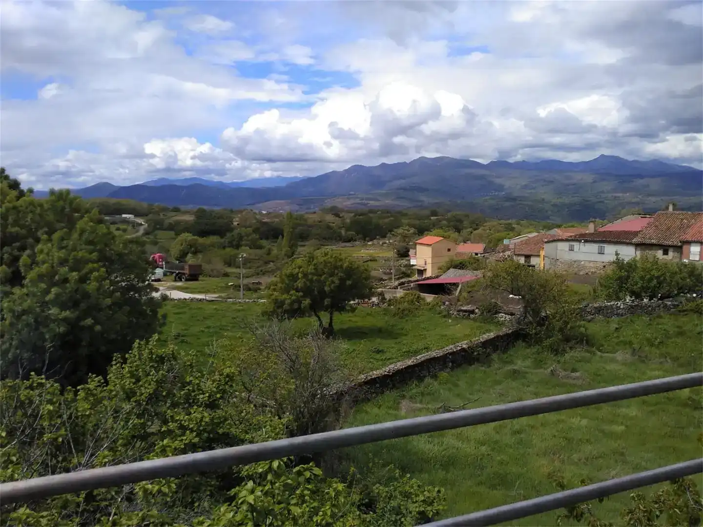 Vista exterior de Residencial en venda en Pinedas, Salamanca