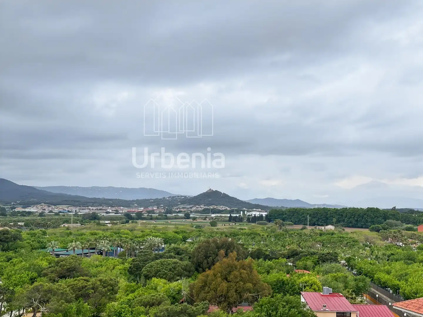Wohnung zum Verkauf in Blanes mit Terrasse, Schwimmbad und Möbliert