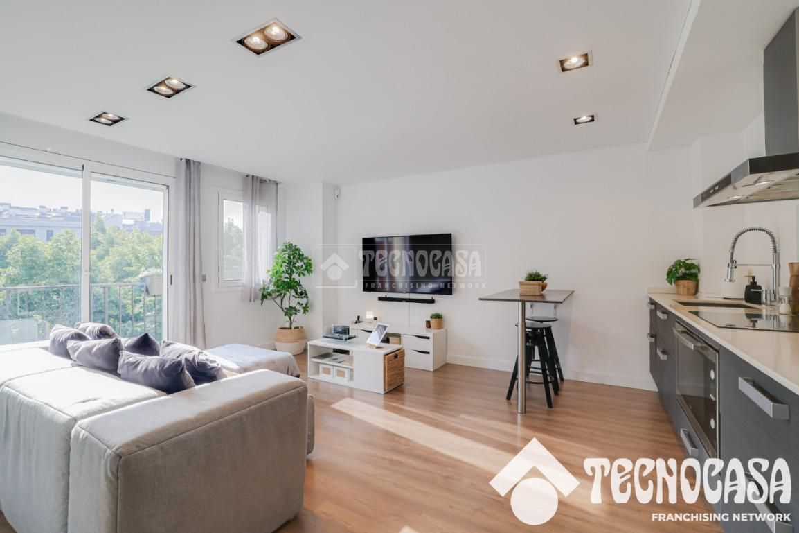 Sala d'estar de Loft en venda en Rubí amb Aire condicionat, Parquet i Moblat