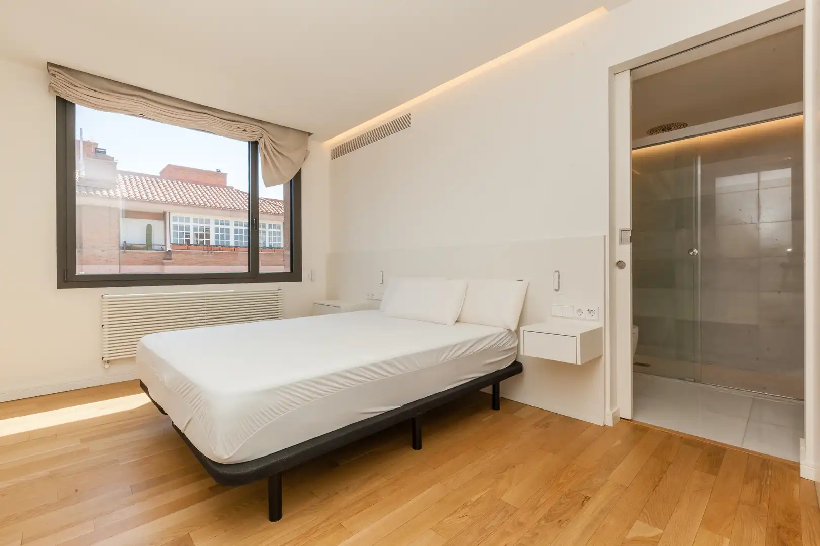 Dormitori de Àtic de lloguer en Barcelona amb Aire condicionat, Calefacció i Parquet