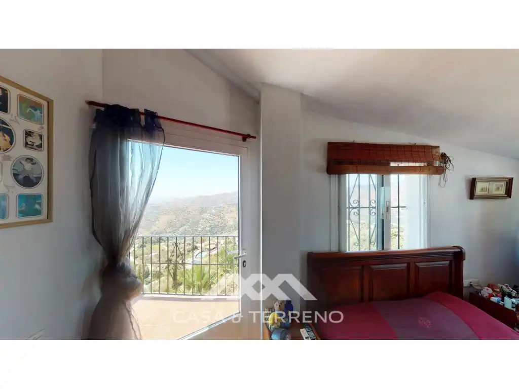 Dormitori de Casa o xalet en venda en Torrox amb Aire condicionat i Balcó