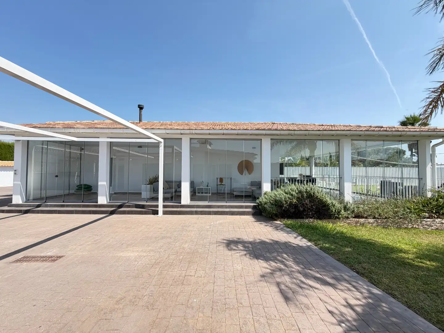 Vista exterior de Casa o xalet en venda en Carlet amb Aire condicionat, Calefacció i Jardí privat