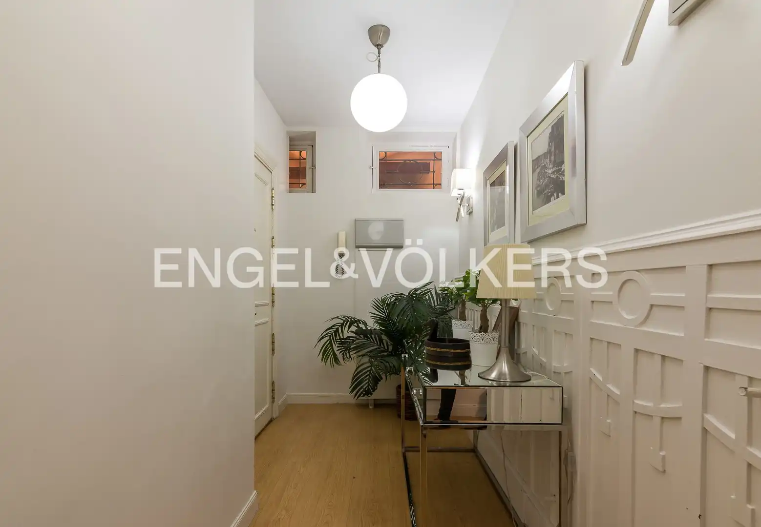 Flat for rent in Madrid  with Air Conditioner, Heating and Furnished