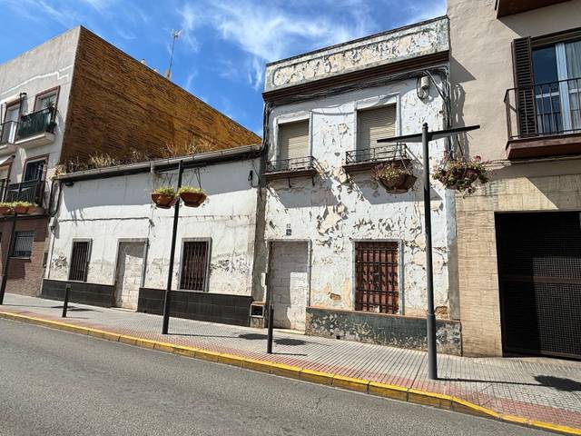 Casa-chalet en Venta en Avenida ANDALUCIA en Centro - Doña Mercedes