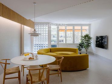 Appartement avec balcon à louer à Parallel