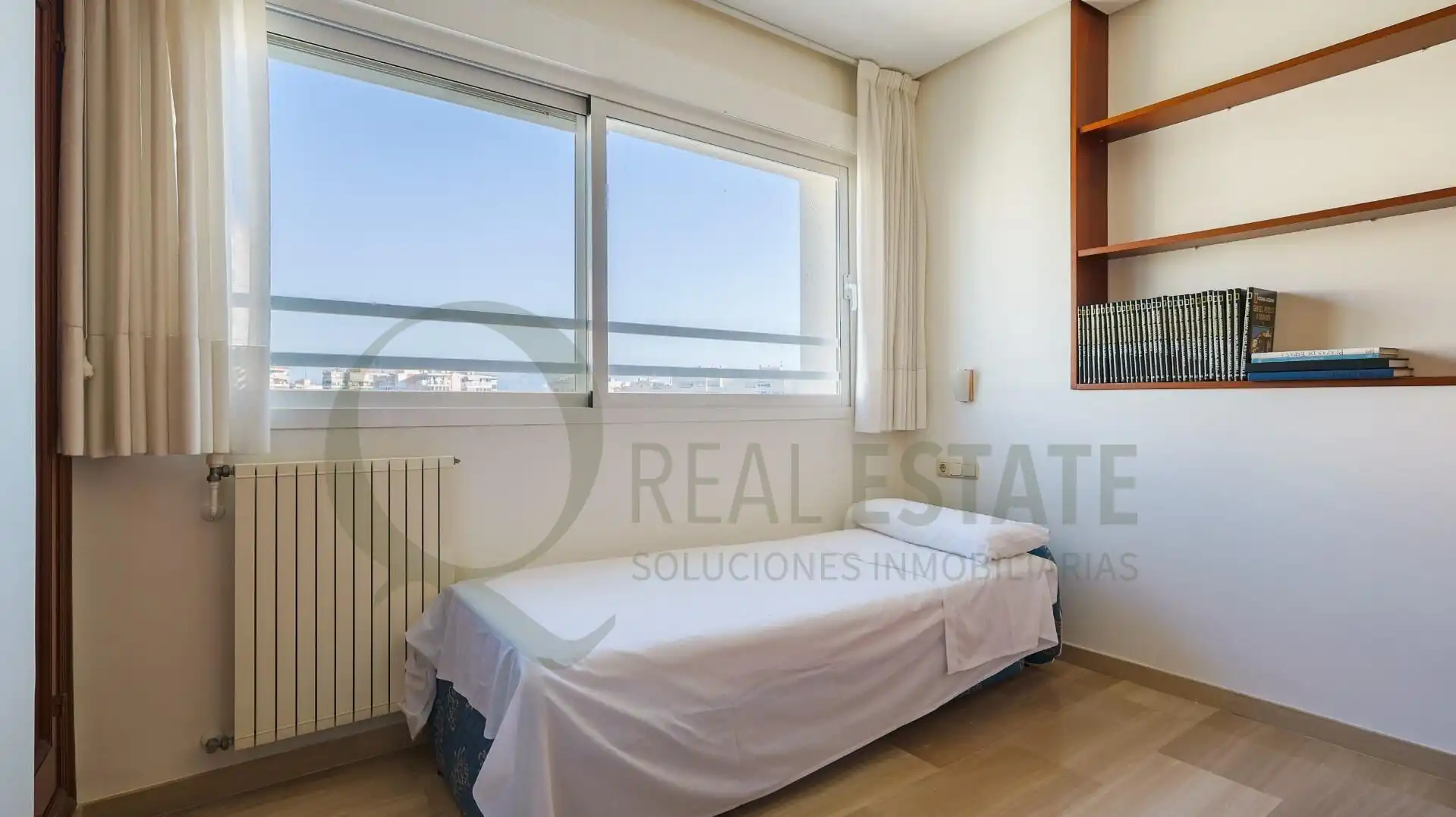Schlafzimmer von Dachboden zur Miete in Alicante / Alacant mit Klimaanlage, Privatgarten und Terrasse