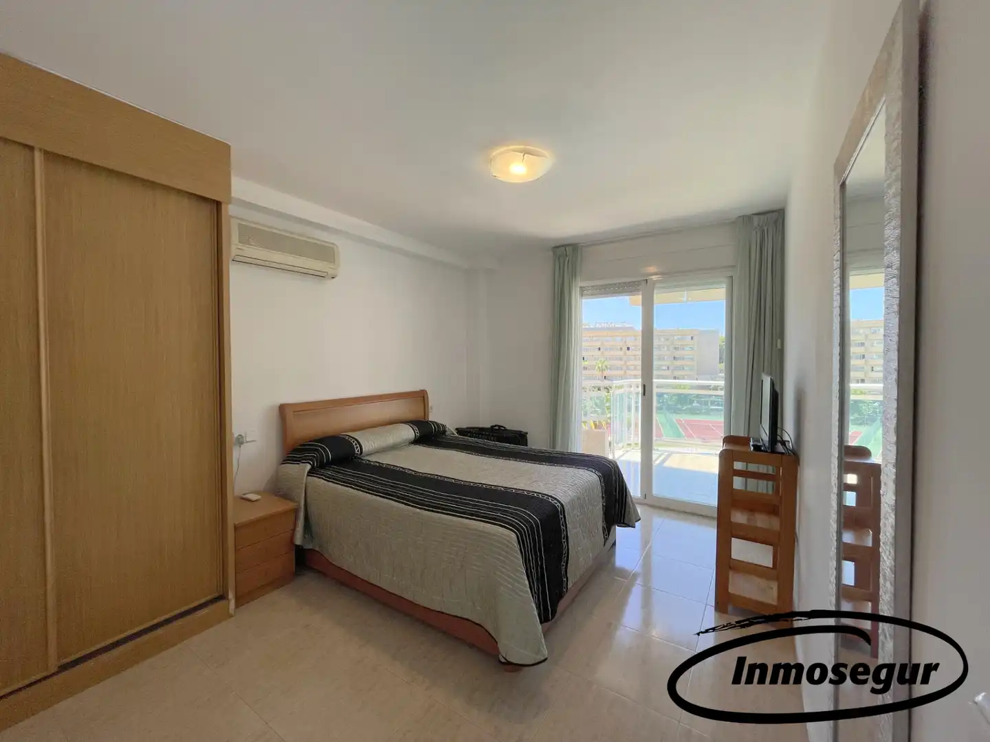 Habitación de Piso en venta en Salou con Calefacción, Terraza y Amueblado