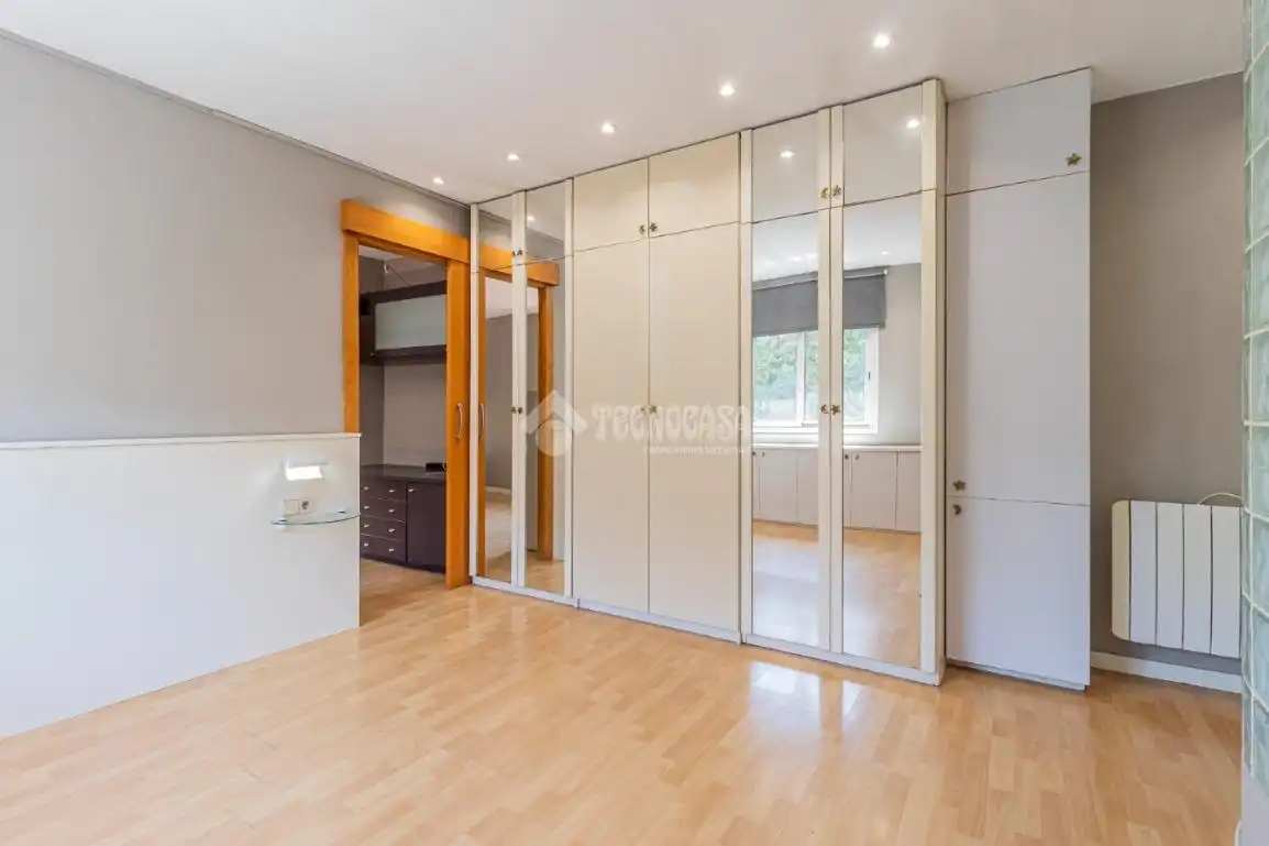 Habitación de Ático en venta en Sant Cugat del Vallès con Balcón