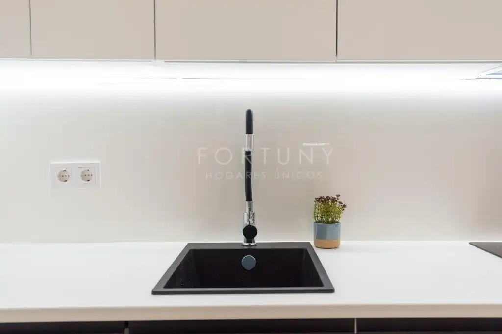 Cuina de Apartament en venda en Málaga amb Aire condicionat, Moblat i Forn