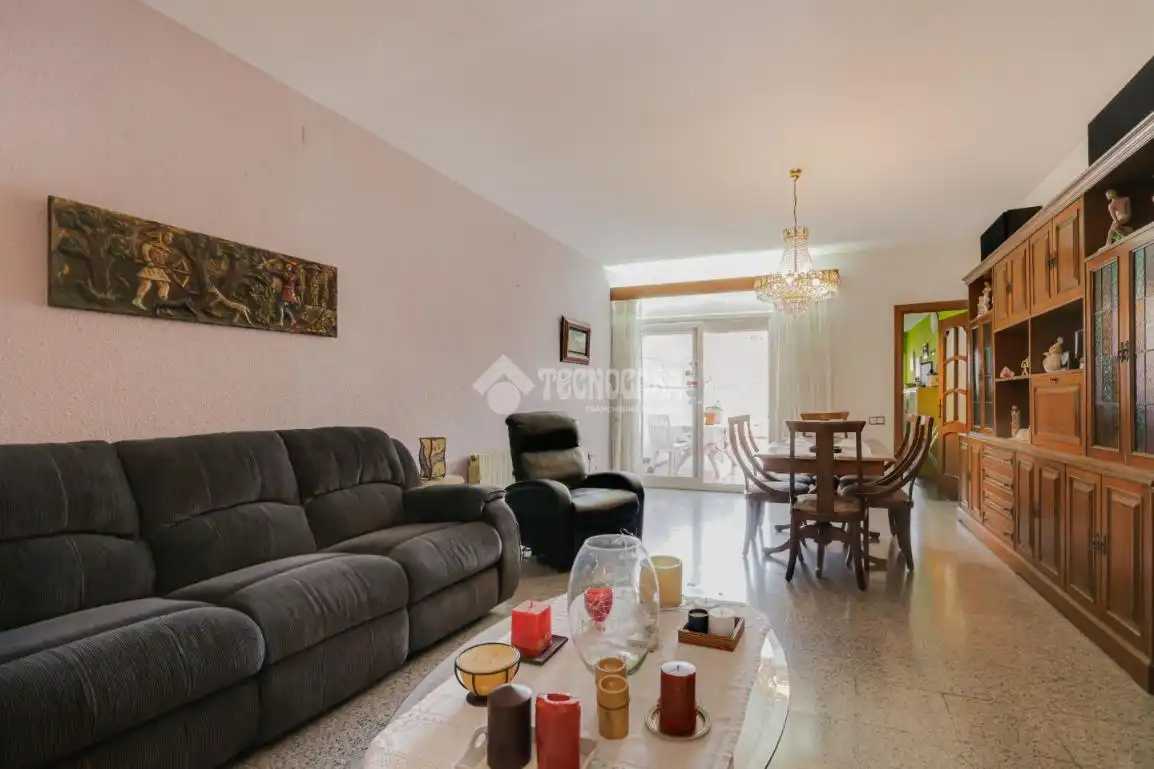 Wohnzimmer von Einfamilien-Reihenhaus zum Verkauf in Terrassa mit Terrasse