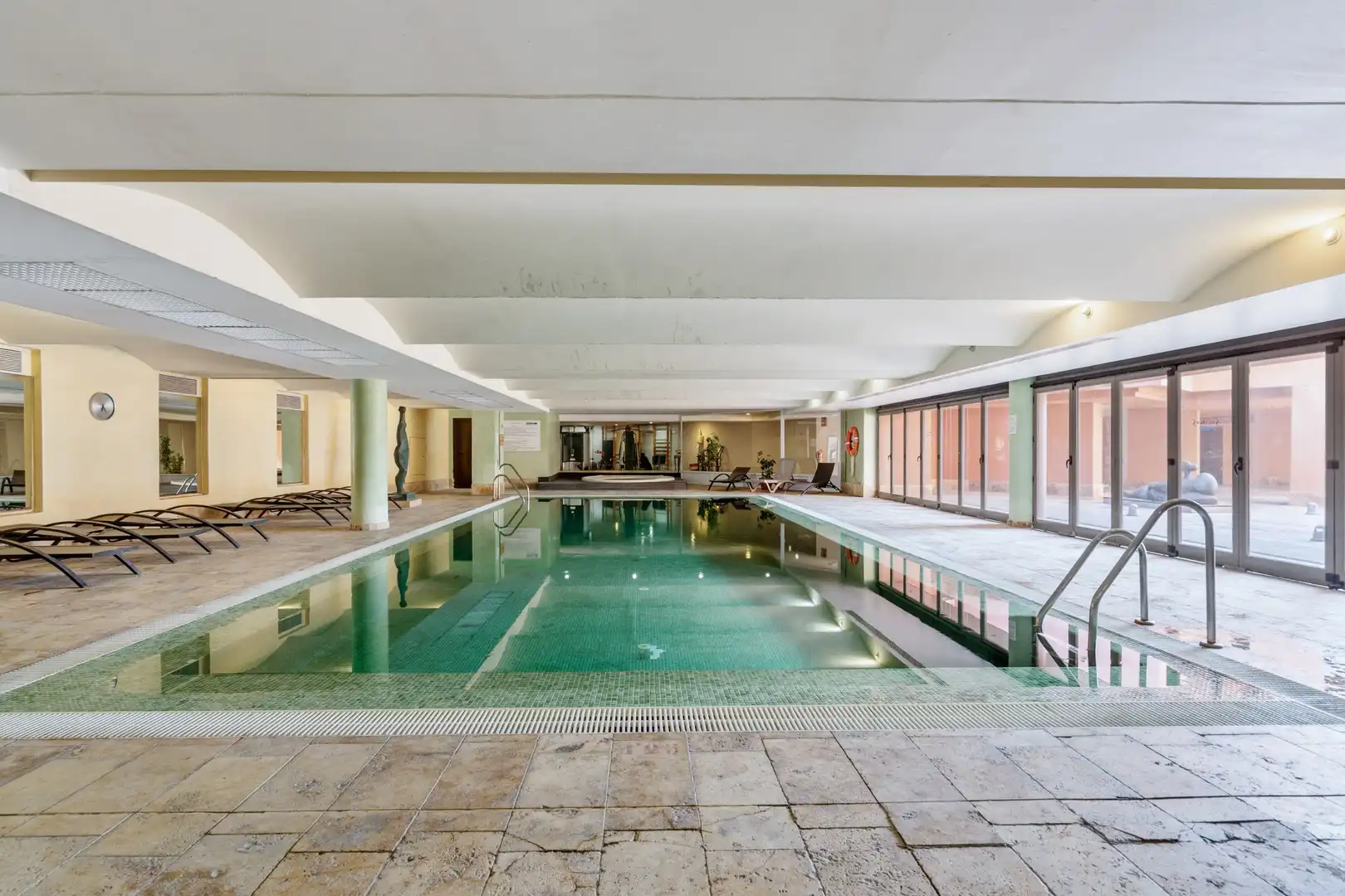 Piscina de Ático en venta en Estepona con Aire acondicionado, Calefacción y Terraza