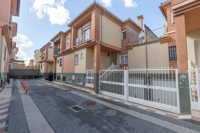 Casa adosada en Venta en Cájar