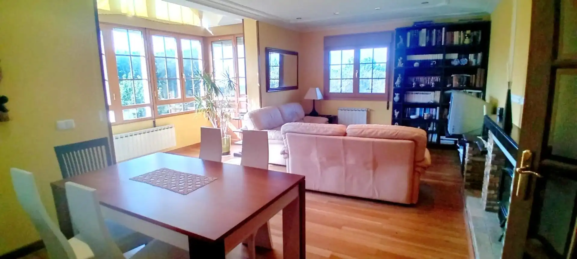 Sala de estar de Casa o chalet en venta en El Franco  con Calefacción, Jardín privado y Terraza