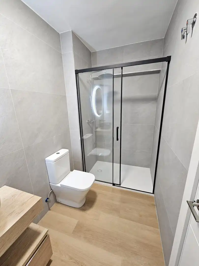 Baño de Piso en venta en Sestao  con Calefacción