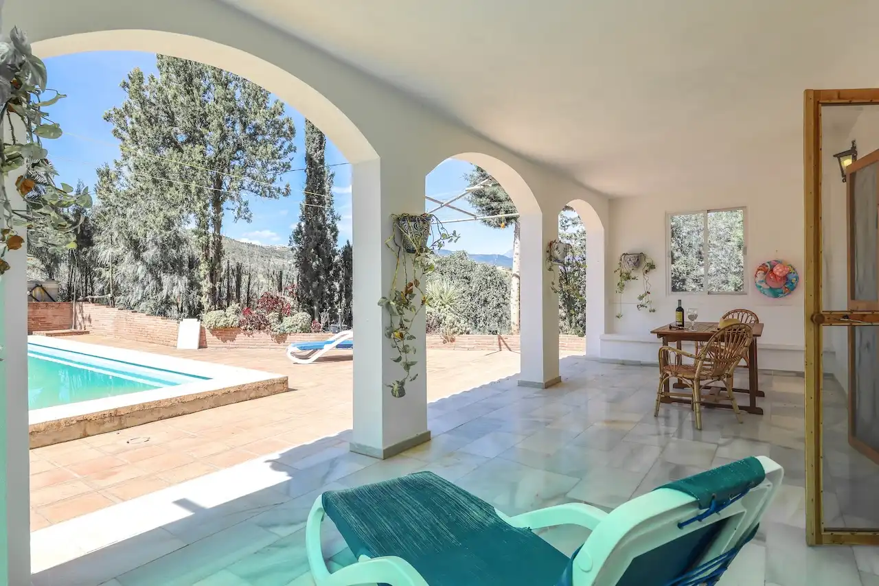 Terrassa de Casa o xalet en venda en Guaro amb Jardí privat i Piscina