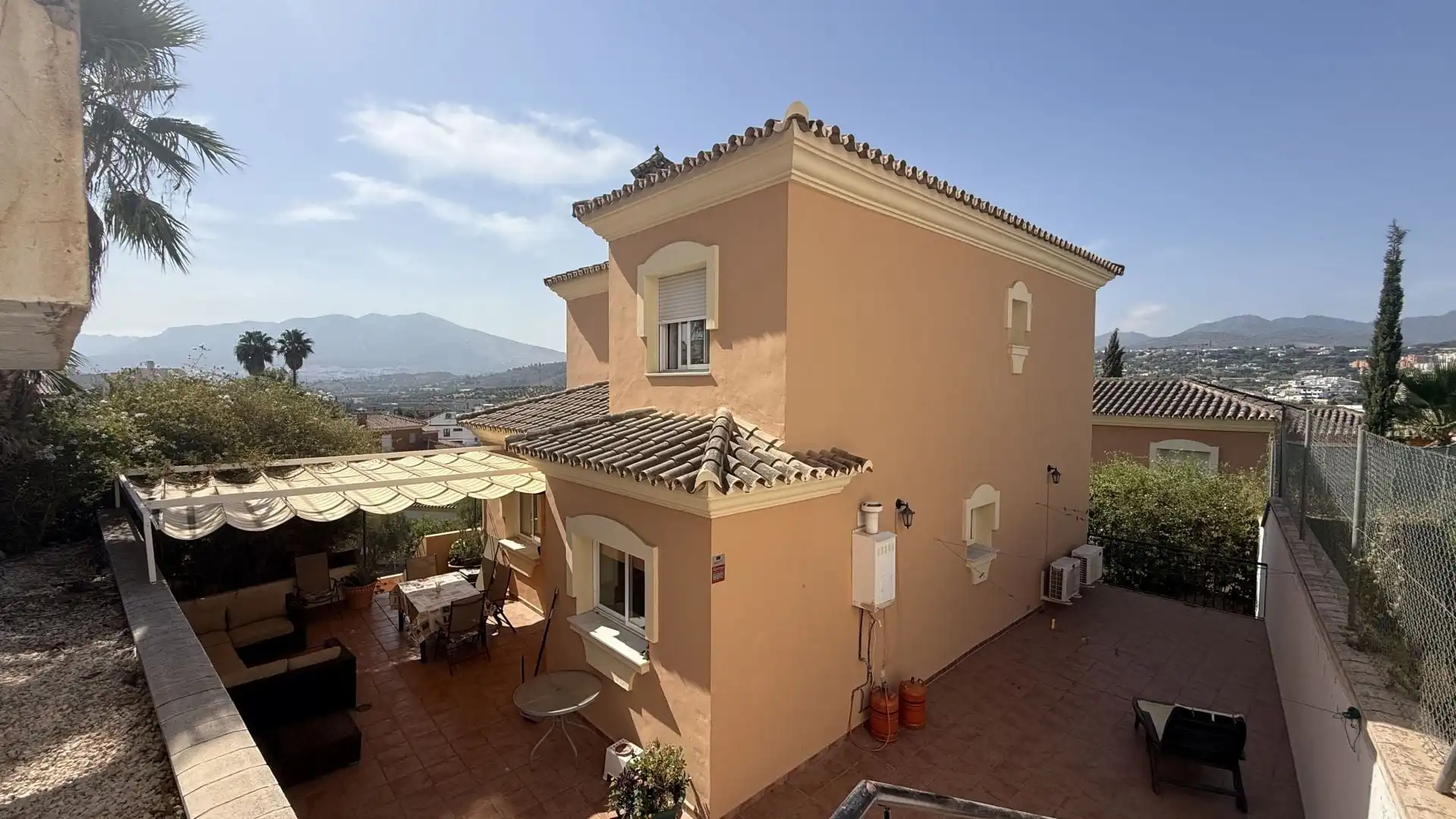 Vista exterior de Casa o chalet en venta en Coín con Trastero y Piscina