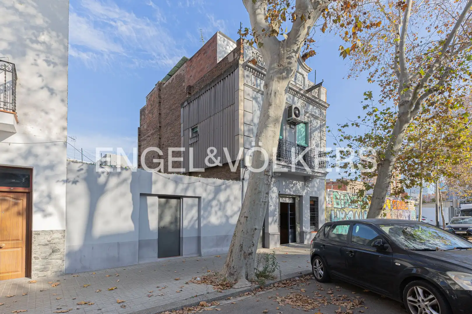 Exterior view of Houses for sale in Barcelona  with Heating, Terrace and Balcony