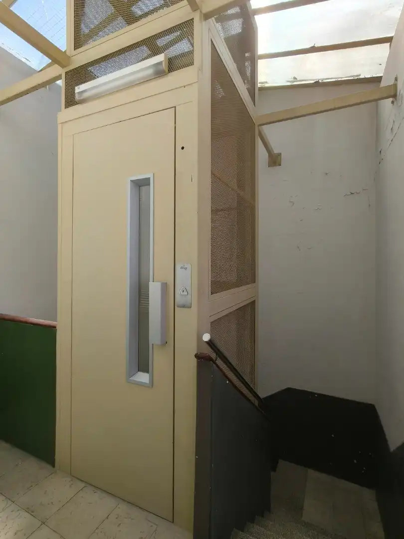 Ático en venta en L'Hospitalet de Llobregat con Parquet, Terraza y Trastero