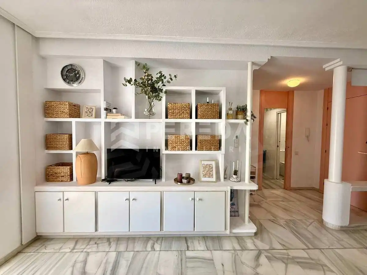 Sala de estar de Apartamento en venta en Roquetas de Mar con Aire acondicionado, Terraza y Amueblado