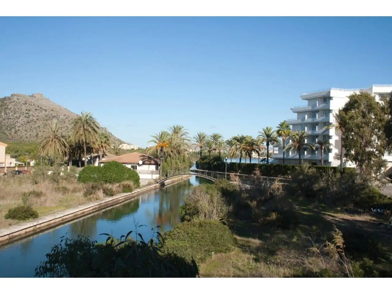 Vista exterior de Edifici en venda en Alcúdia