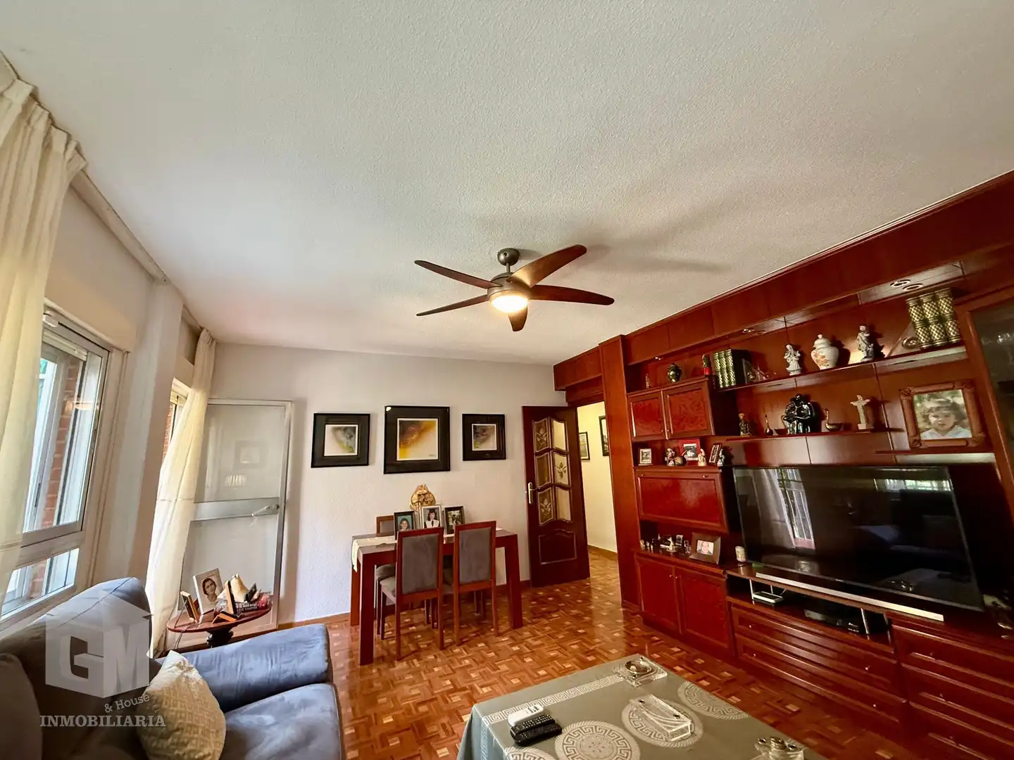 Living room of Flat for sale in Ensanche