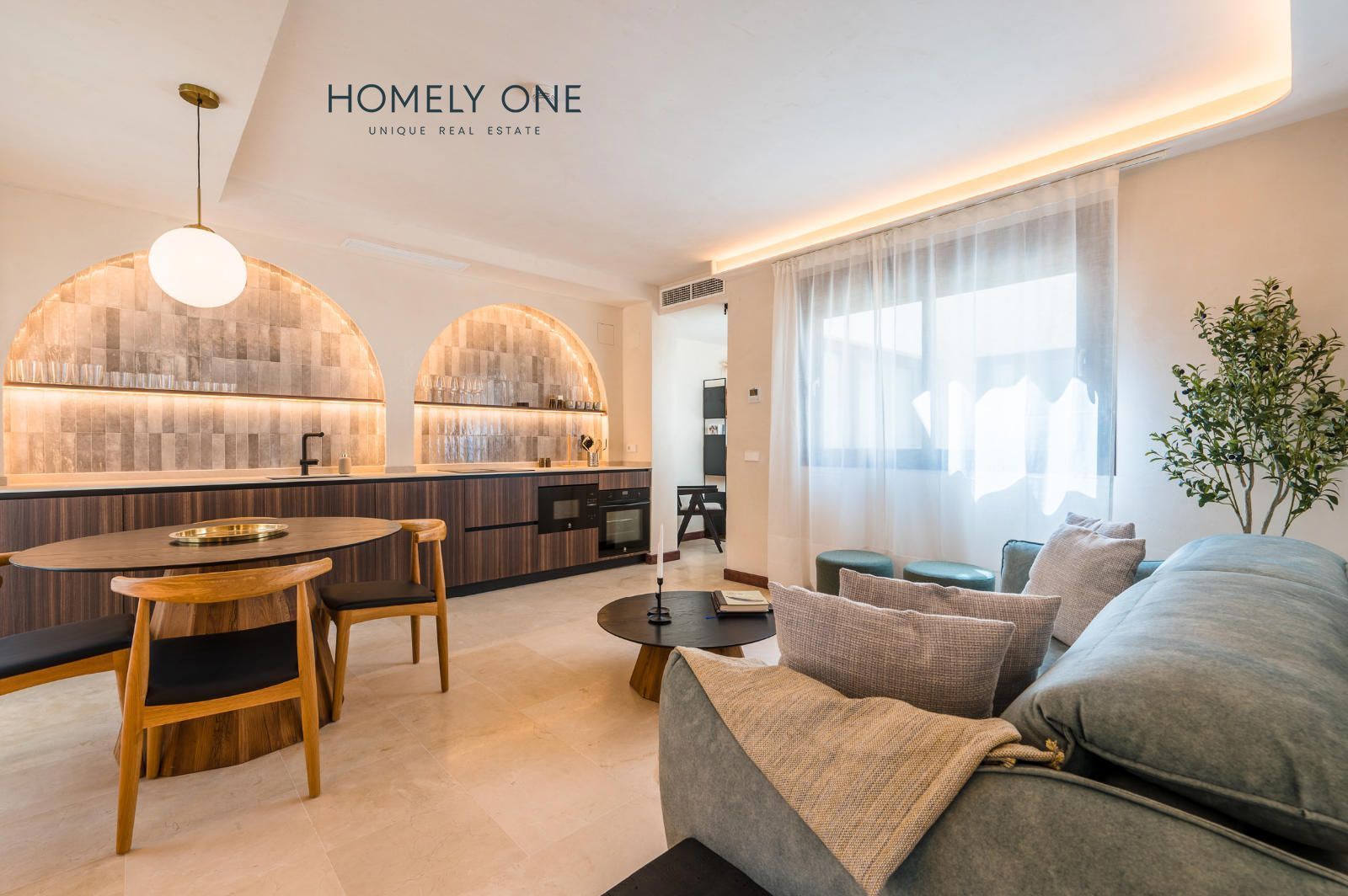 Sala d'estar de Edifici en venda en  Madrid Capital