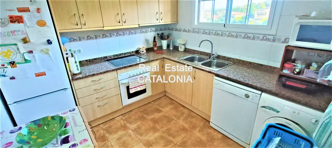 Küche von Haus oder Chalet zum Verkauf in Lloret de Mar mit Heizung, Privatgarten und Terrasse