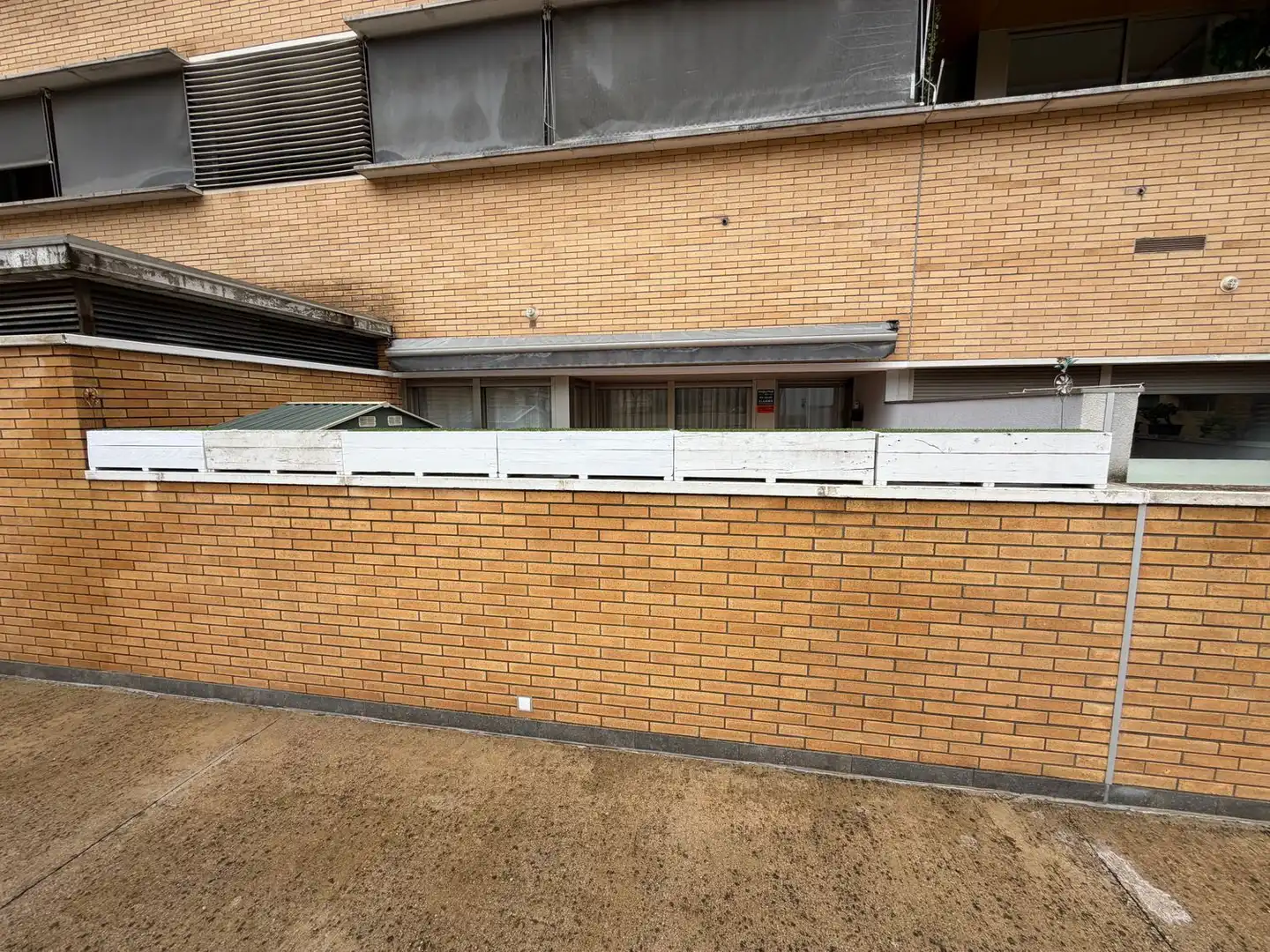 Vista exterior de Piso en venta en Girona con Aire acondicionado, Jardín privado y Terraza