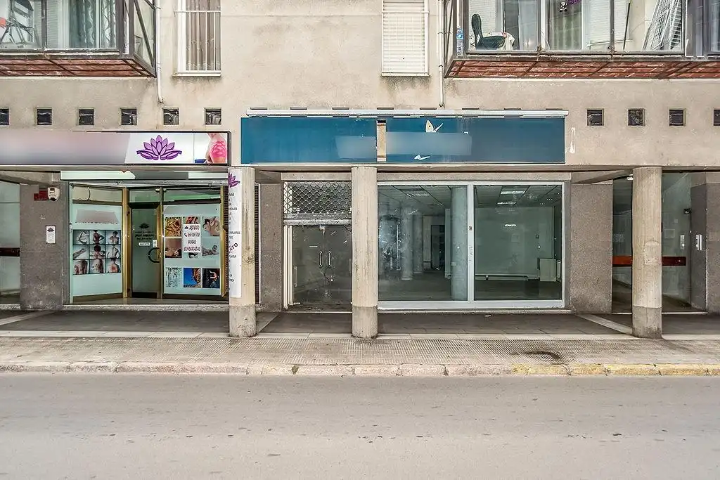 Local comercial en venda a Avenida CATALUNYA, imagen 4