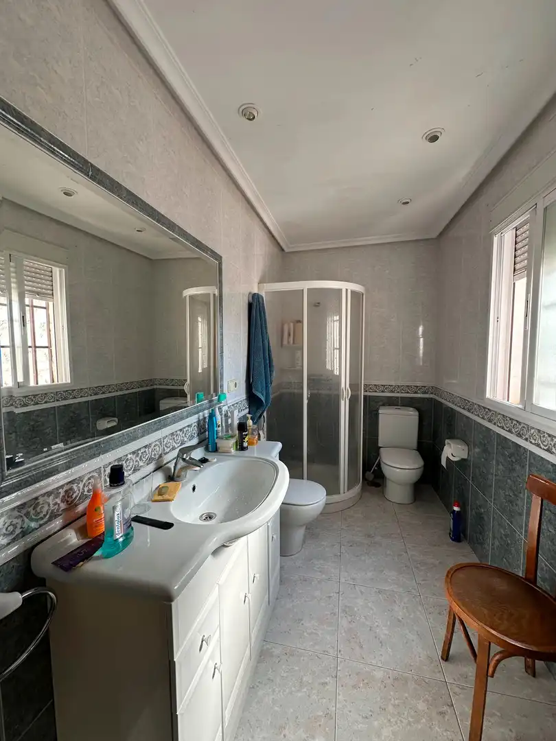 Bany de Casa o xalet en venda en Úbeda amb Terrassa, Traster i Balcó