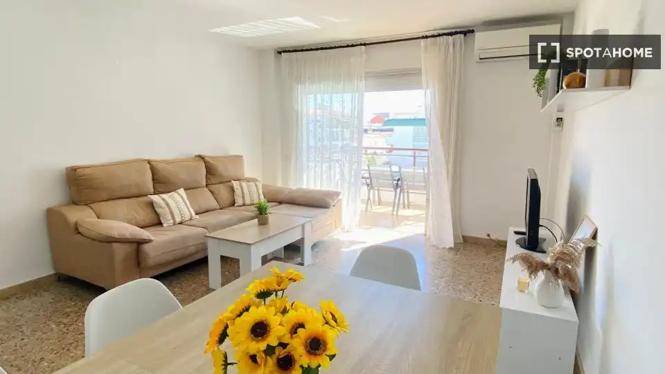 Sala d'estar de Pis de lloguer en Roda de Berà amb Aire condicionat, Calefacció i Moblat