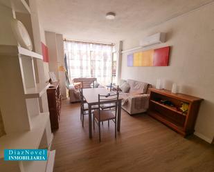 Living room of Flat to rent in  Granada Capital  with Air Conditioner