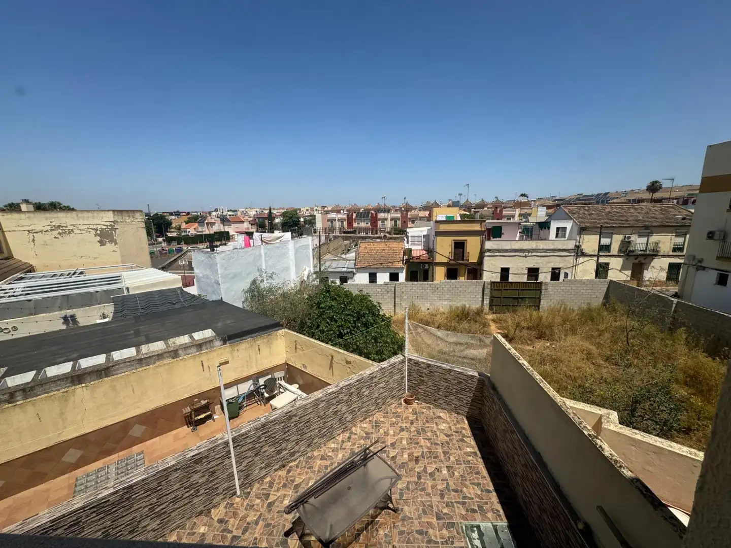 Exterior view of Flat for sale in Dos Hermanas  with Terrace and Storage room