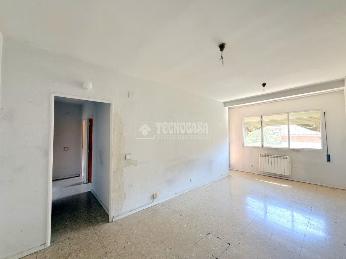 Living room of Flat for sale in  Madrid Capital  with Heating and Terrace