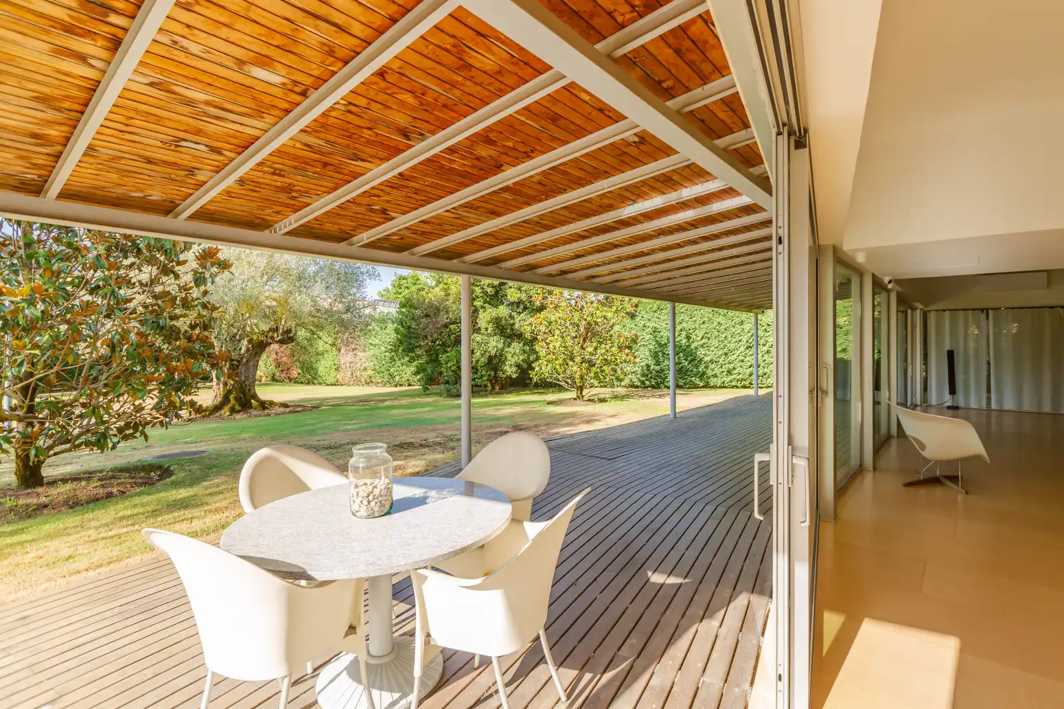 Terrasse von Haus oder Chalet zur Miete in Valle de Egüés / Eguesibar mit Klimaanlage, Heizung und Privatgarten