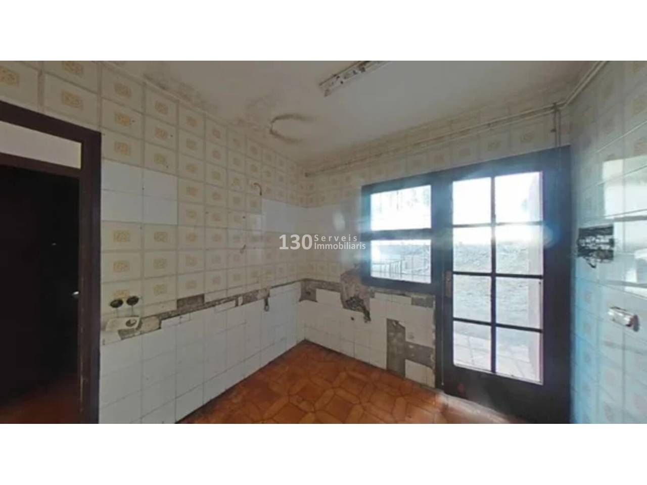 Cuina de Casa o xalet en venda en Arenys de Munt amb Jardí privat, Terrassa i Piscina