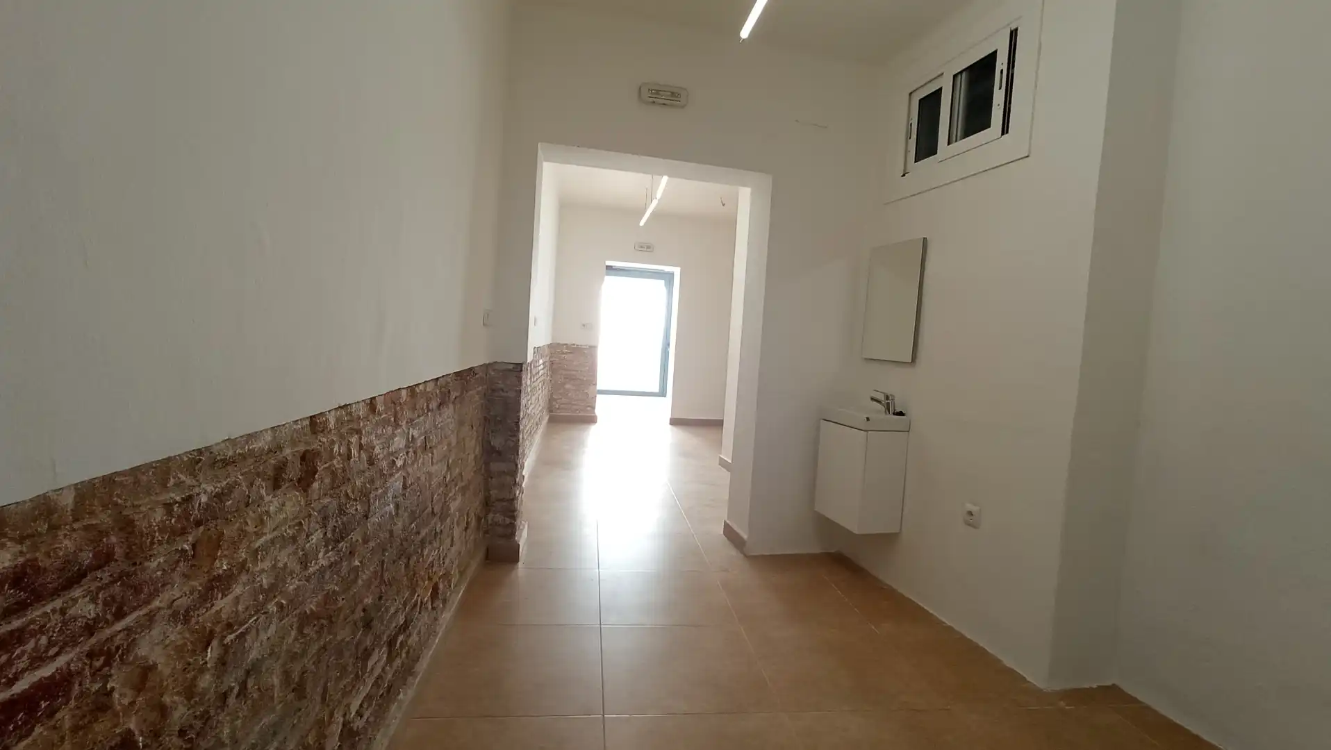 Commercial properties for rent in Plaça de l'Alzina, Pubilla Cases